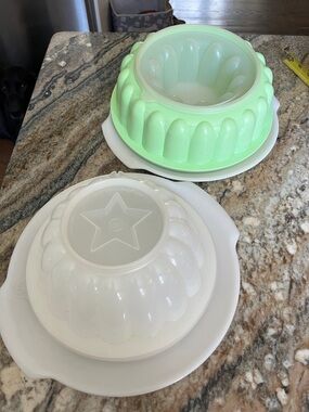 Vintage Tupperware-Mint Green and White Plastic Gelatin Mold Set - Home Kitchen